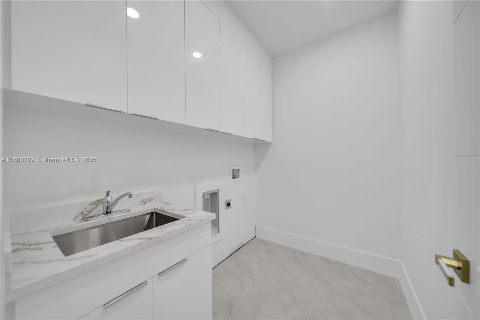 LEEHIGH ACRES - Residential