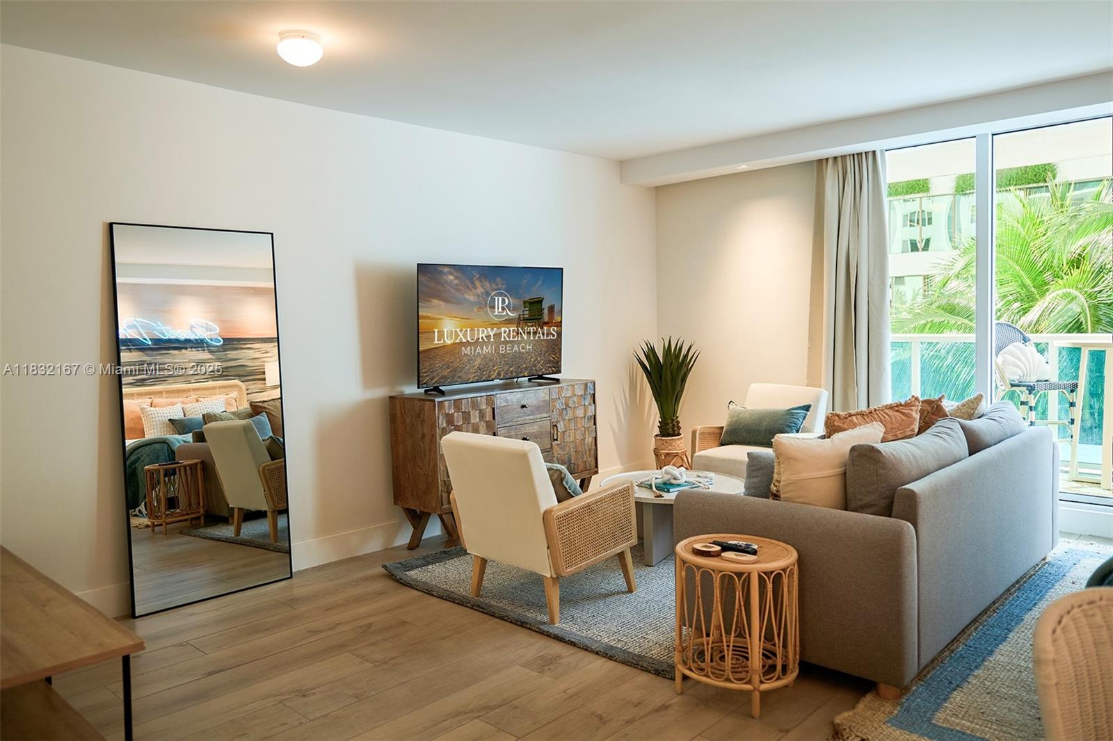 RONEY PALACE CONDO - Residential Lease