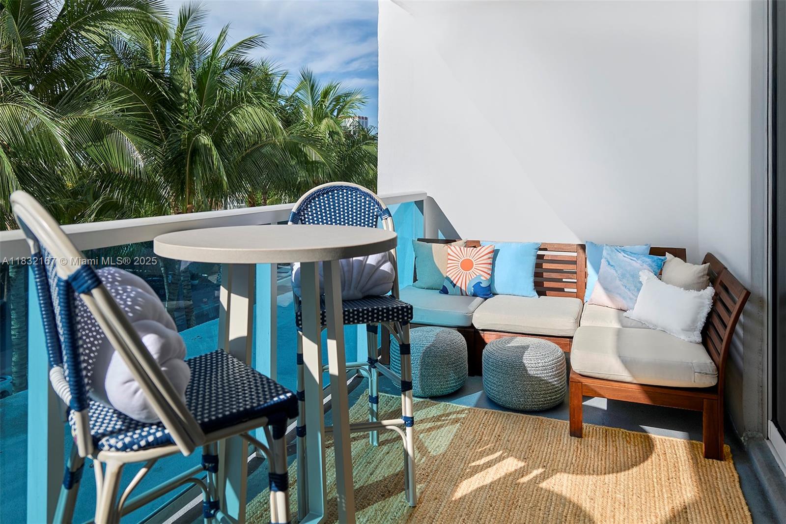 2301 Collins Ave 329
