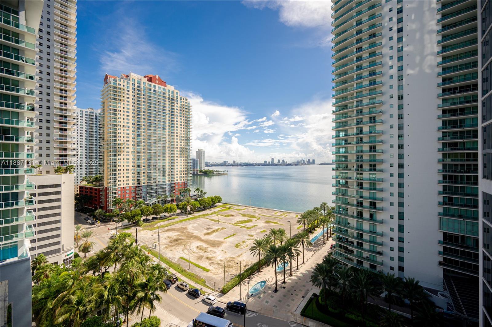 BRICKELLHOUSE CONDO - Residential