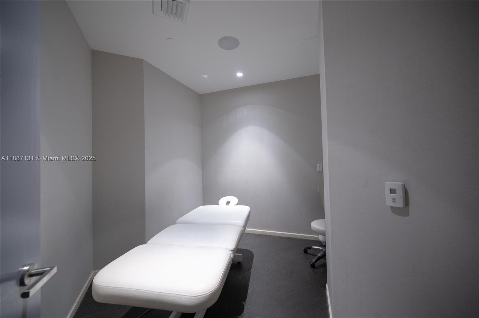 BRICKELLHOUSE CONDO - Residential