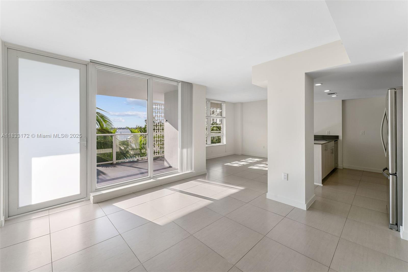 910 West Ave 0329