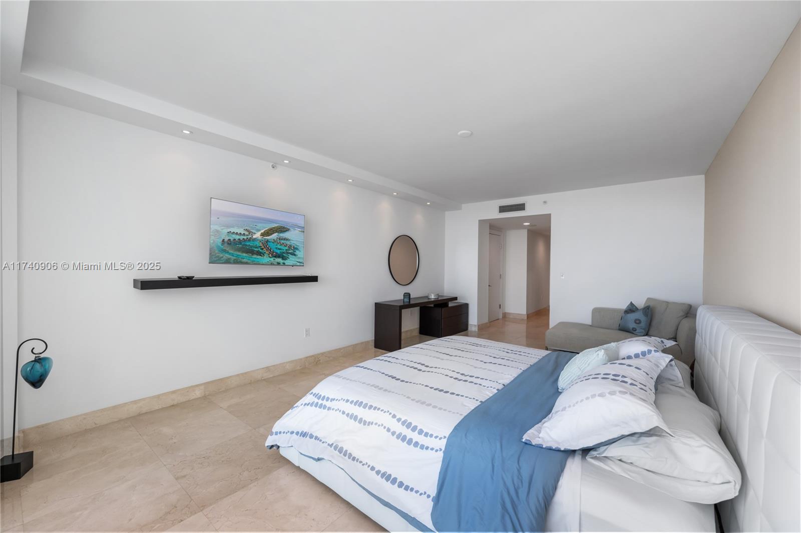 THE PENINSULA CONDO - Residential