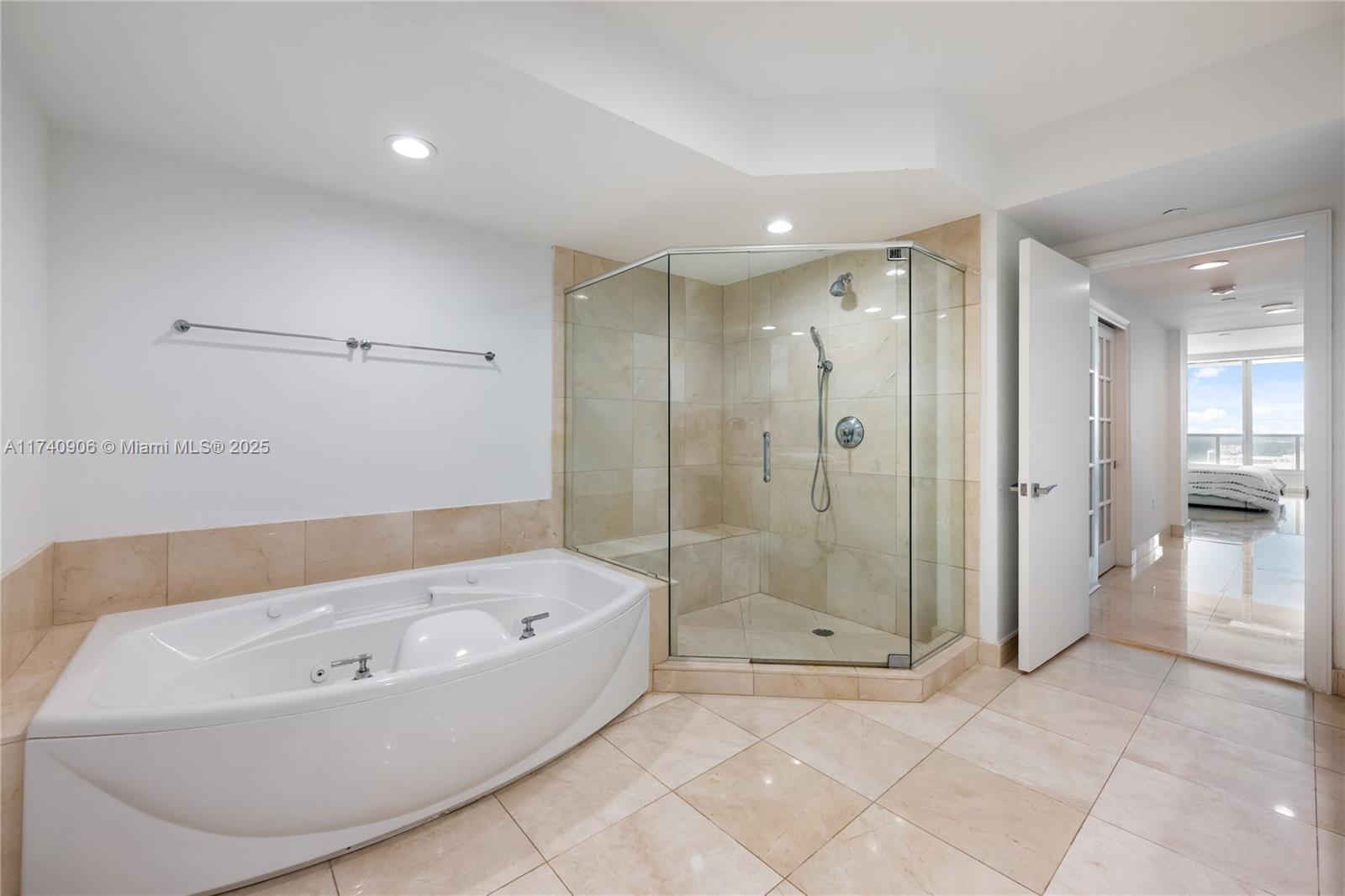 THE PENINSULA CONDO - Residential