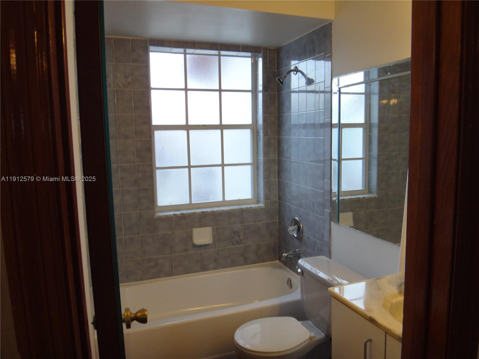 SAGA BAY TOWNHOMES - Residential Lease