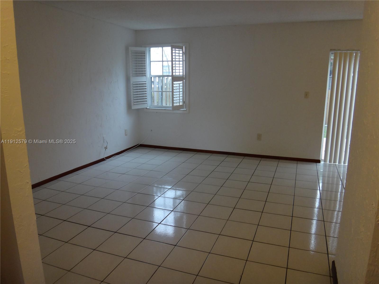 SAGA BAY TOWNHOMES - Residential Lease