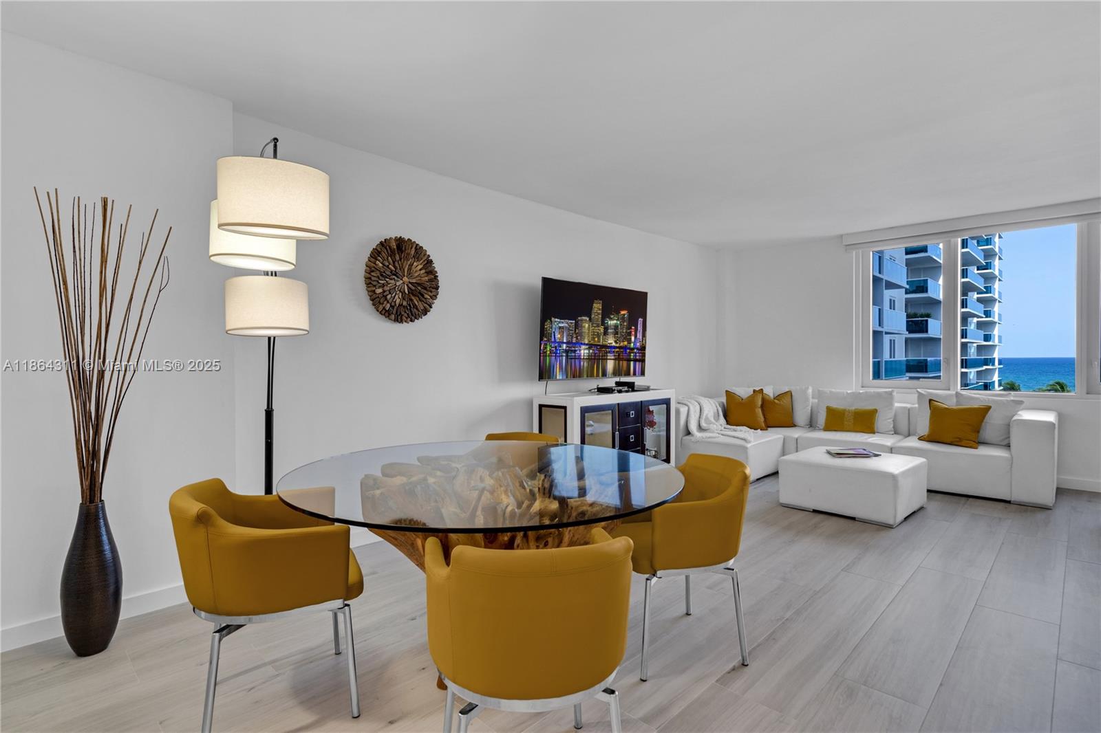 RONEY PALACE CONDO - Residential Lease