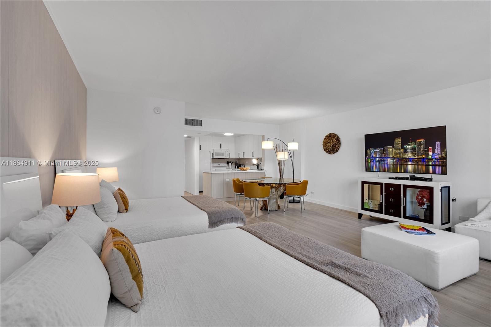 RONEY PALACE CONDO - Residential Lease