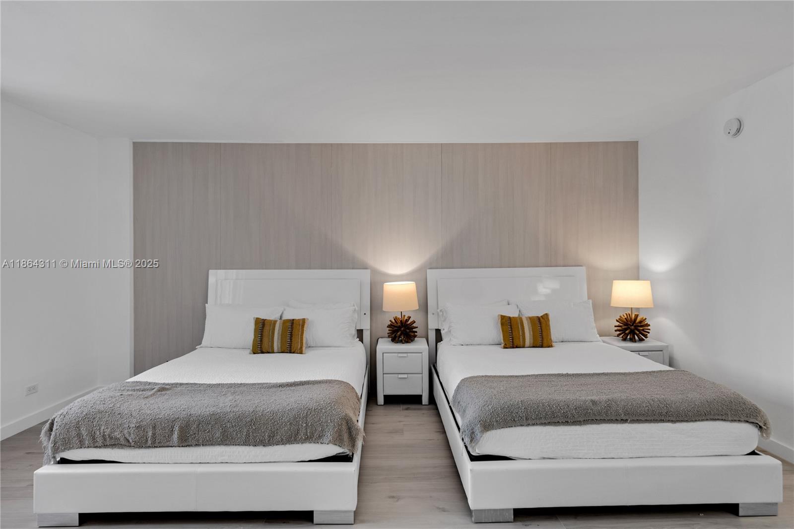 RONEY PALACE CONDO - Residential Lease