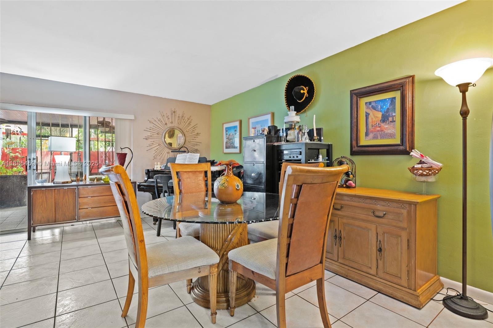 FIRST ADDN TO PALM SPRING - Residential