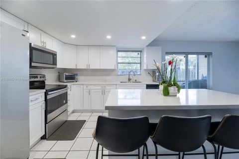 8693 SW 137th Ave 8693 Miami FL 33183