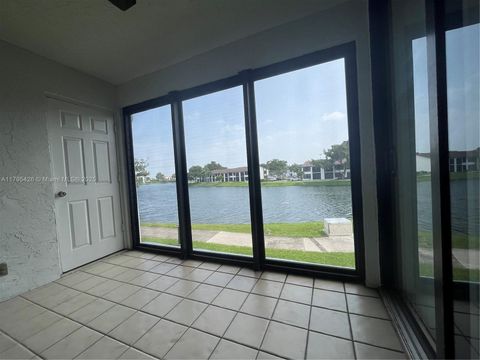 203 Lake Pointe Dr 208 Oakland Park FL 33309