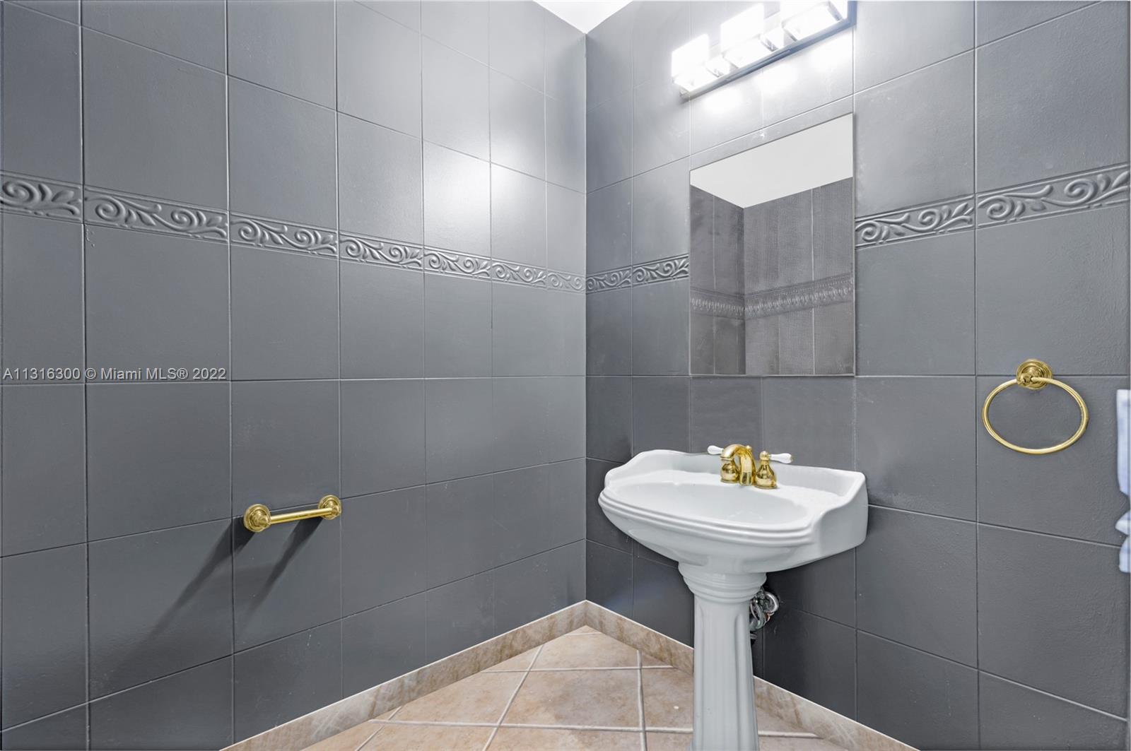 Davis Harbour - Residential