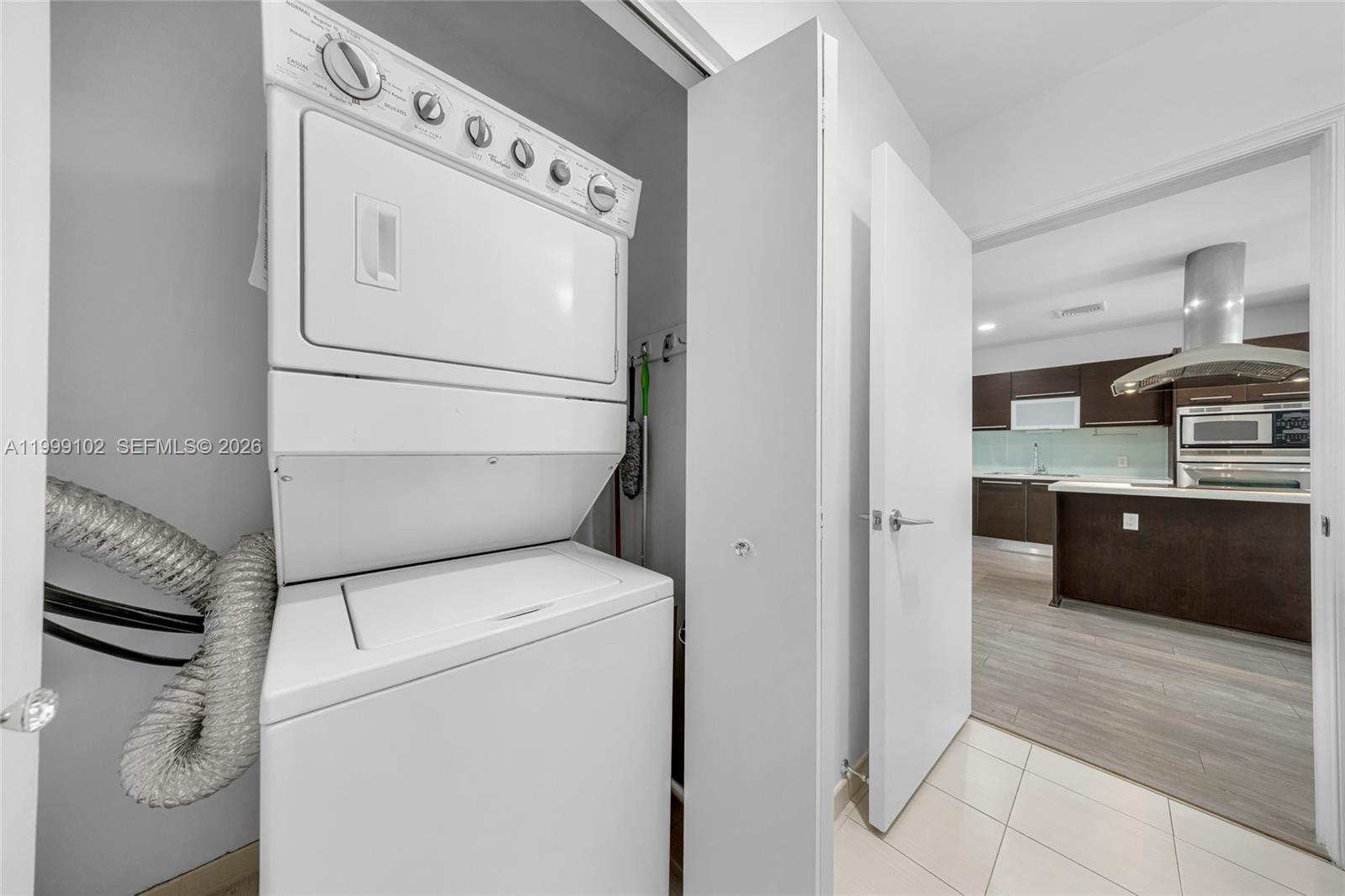 ELOQUENCE ON THE BAY COND - Residential Lease