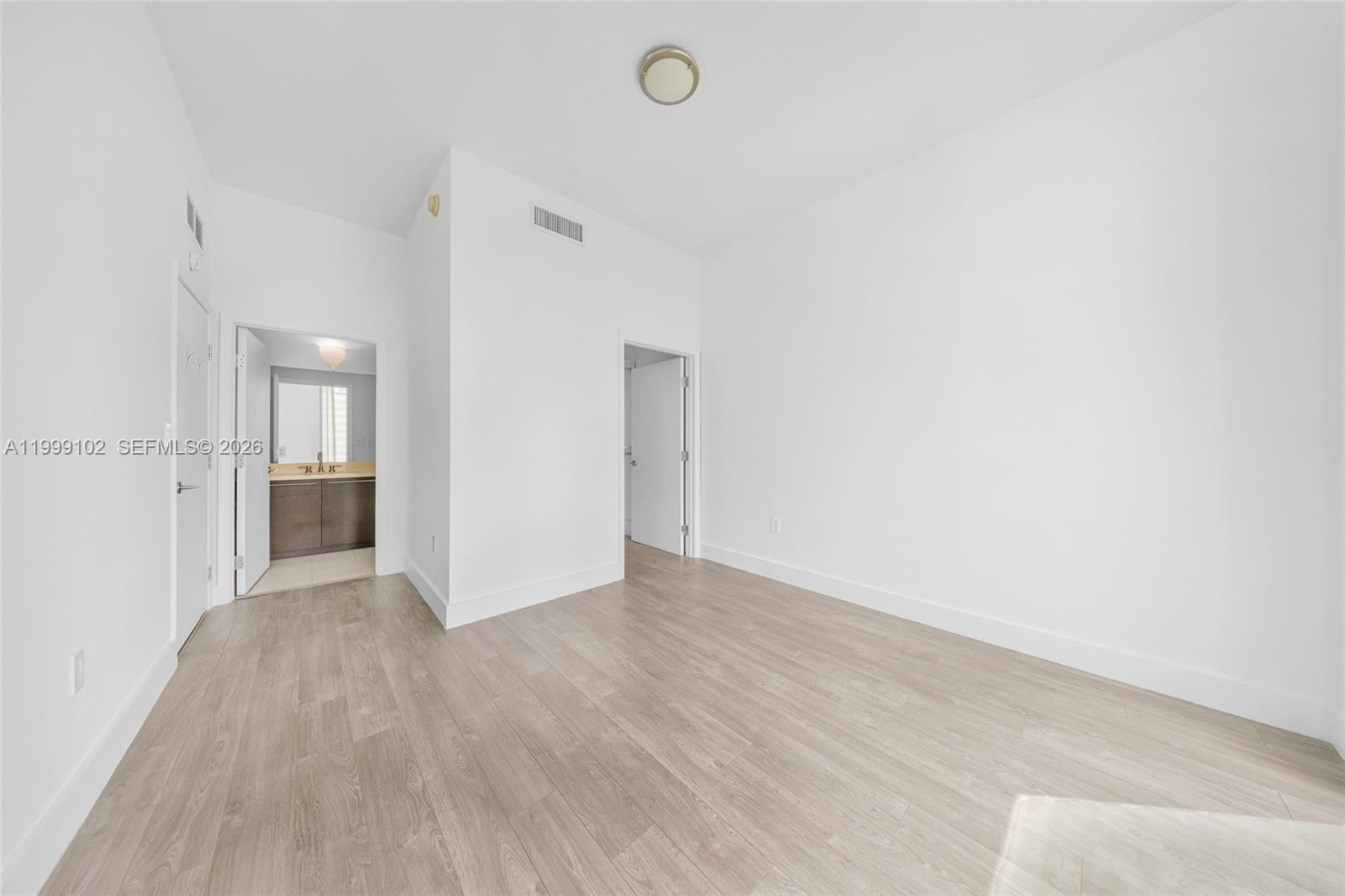 ELOQUENCE ON THE BAY COND - Residential Lease