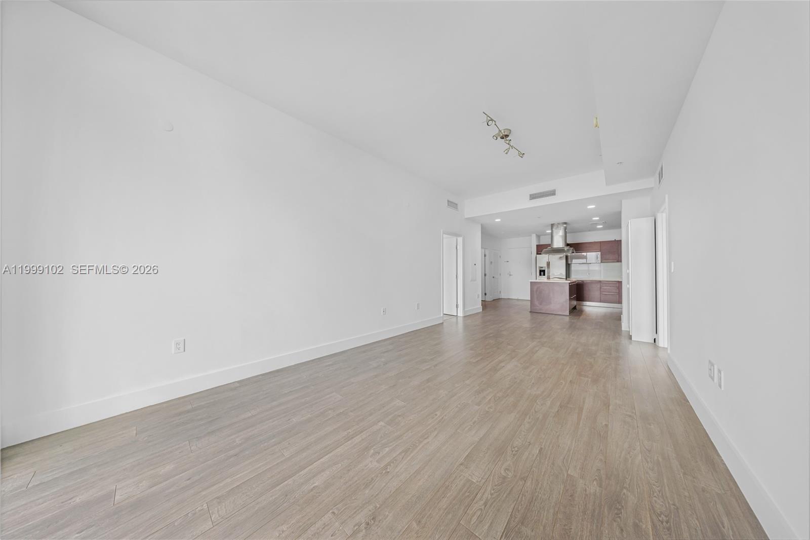 ELOQUENCE ON THE BAY COND - Residential Lease