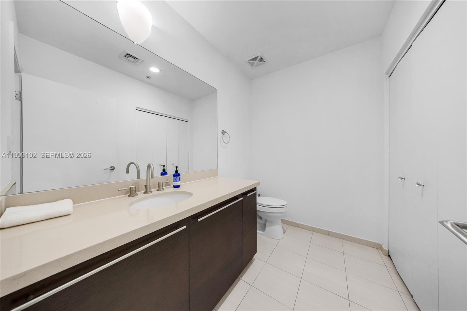 ELOQUENCE ON THE BAY COND - Residential Lease