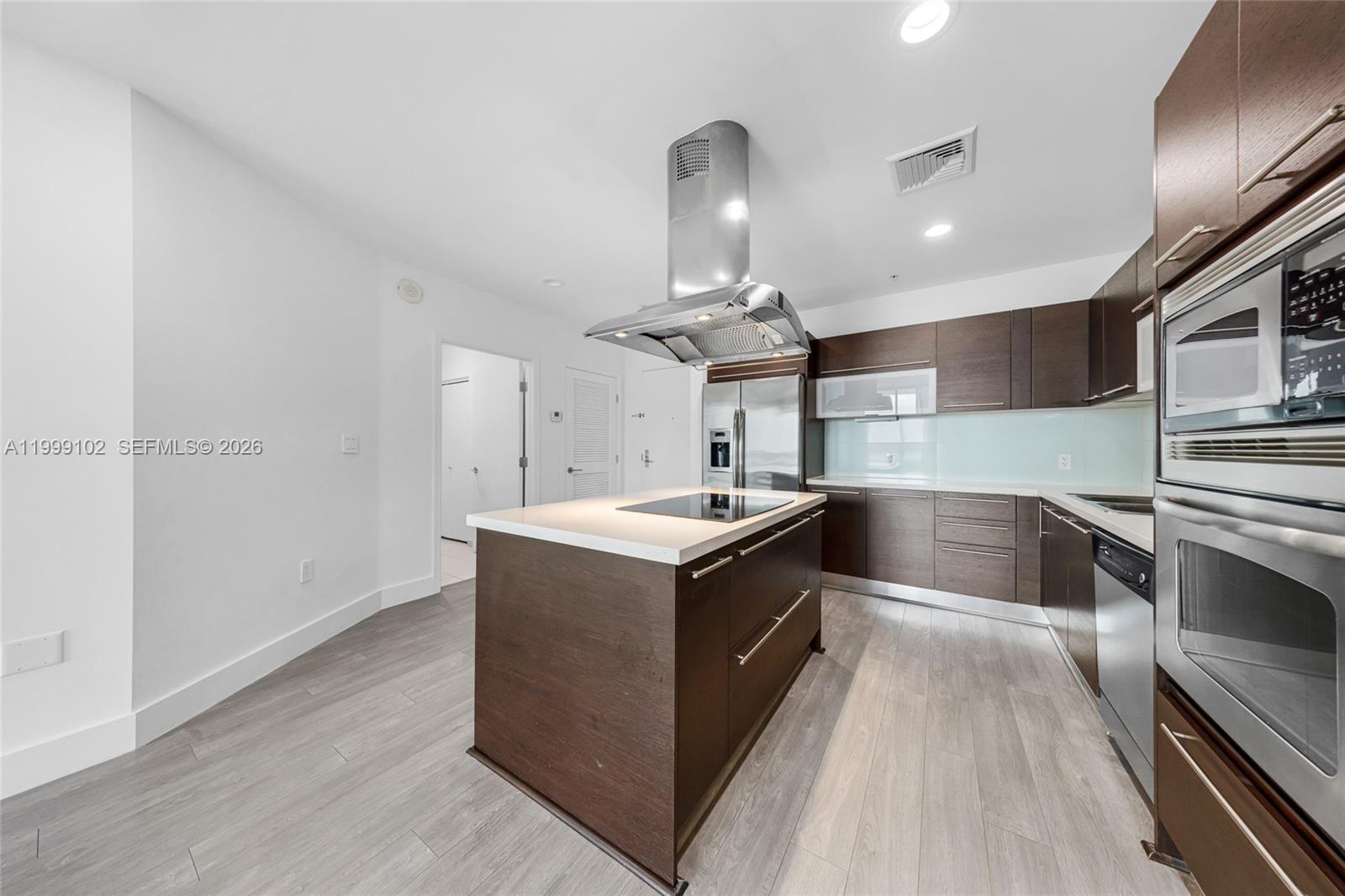ELOQUENCE ON THE BAY COND - Residential Lease