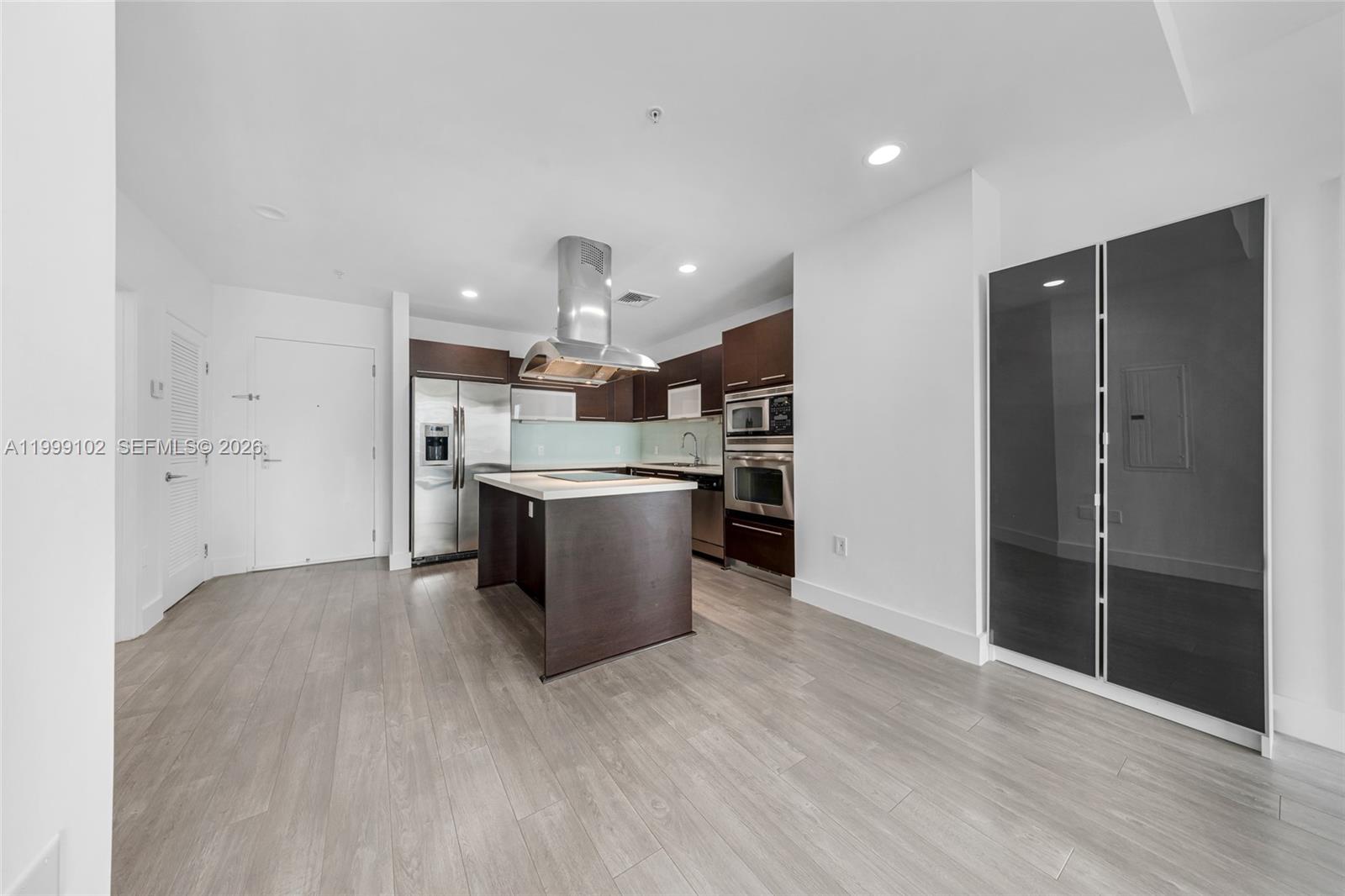 ELOQUENCE ON THE BAY COND - Residential Lease