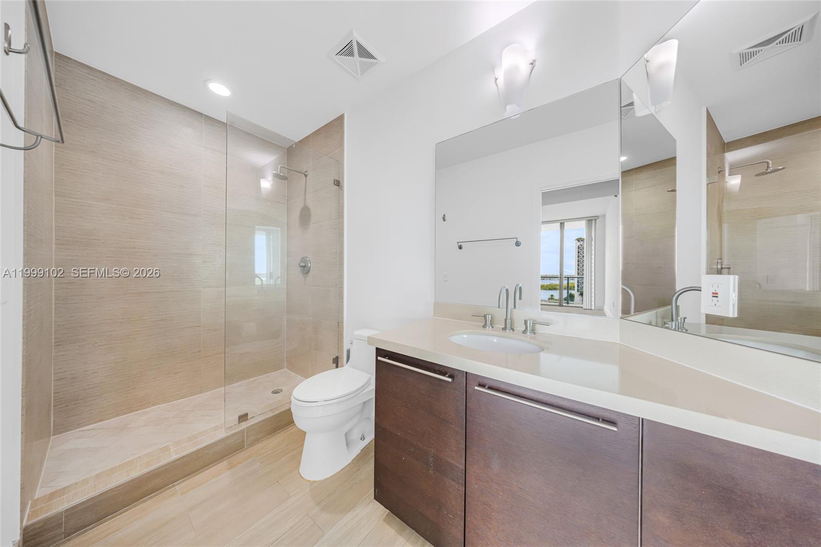 ELOQUENCE ON THE BAY COND - Residential Lease