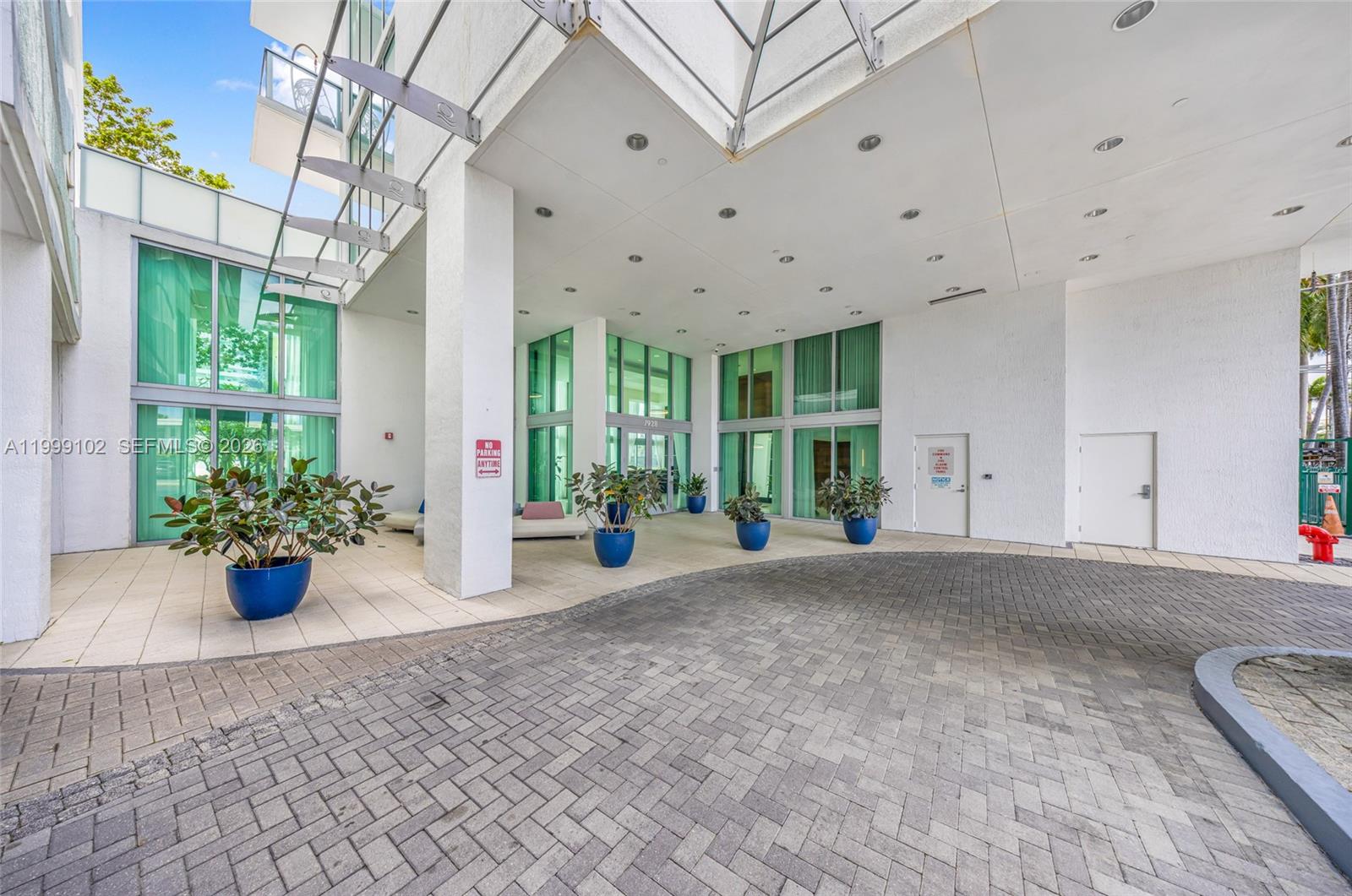 ELOQUENCE ON THE BAY COND - Residential Lease