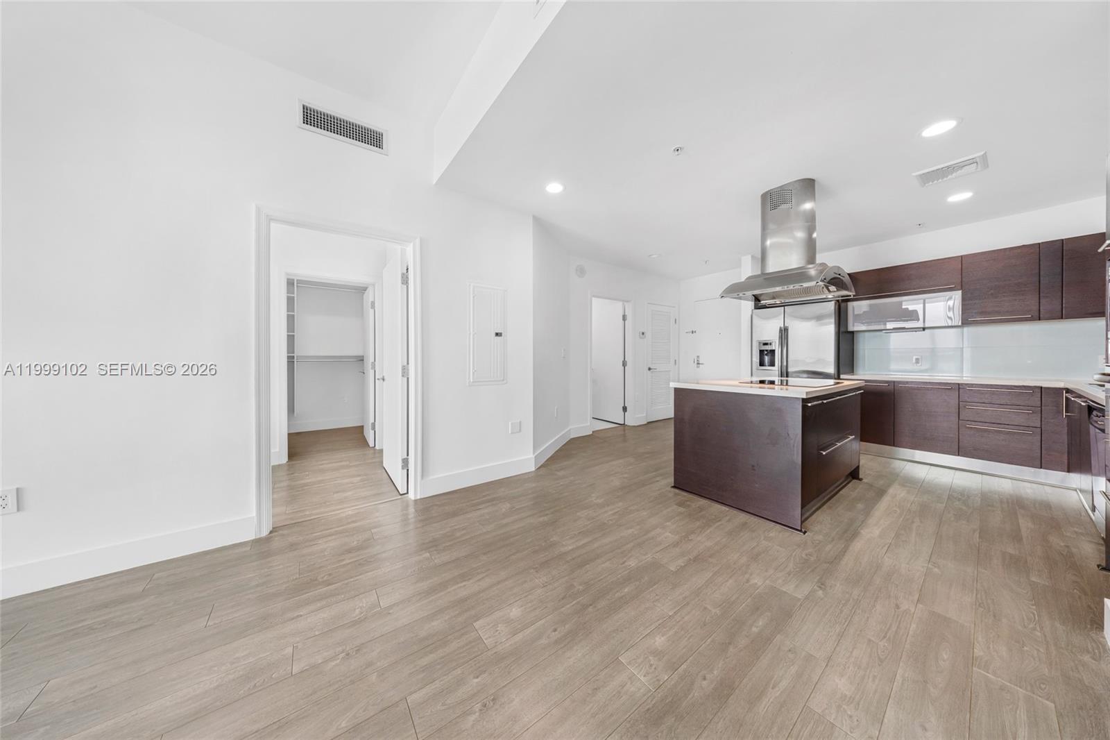 ELOQUENCE ON THE BAY COND - Residential Lease
