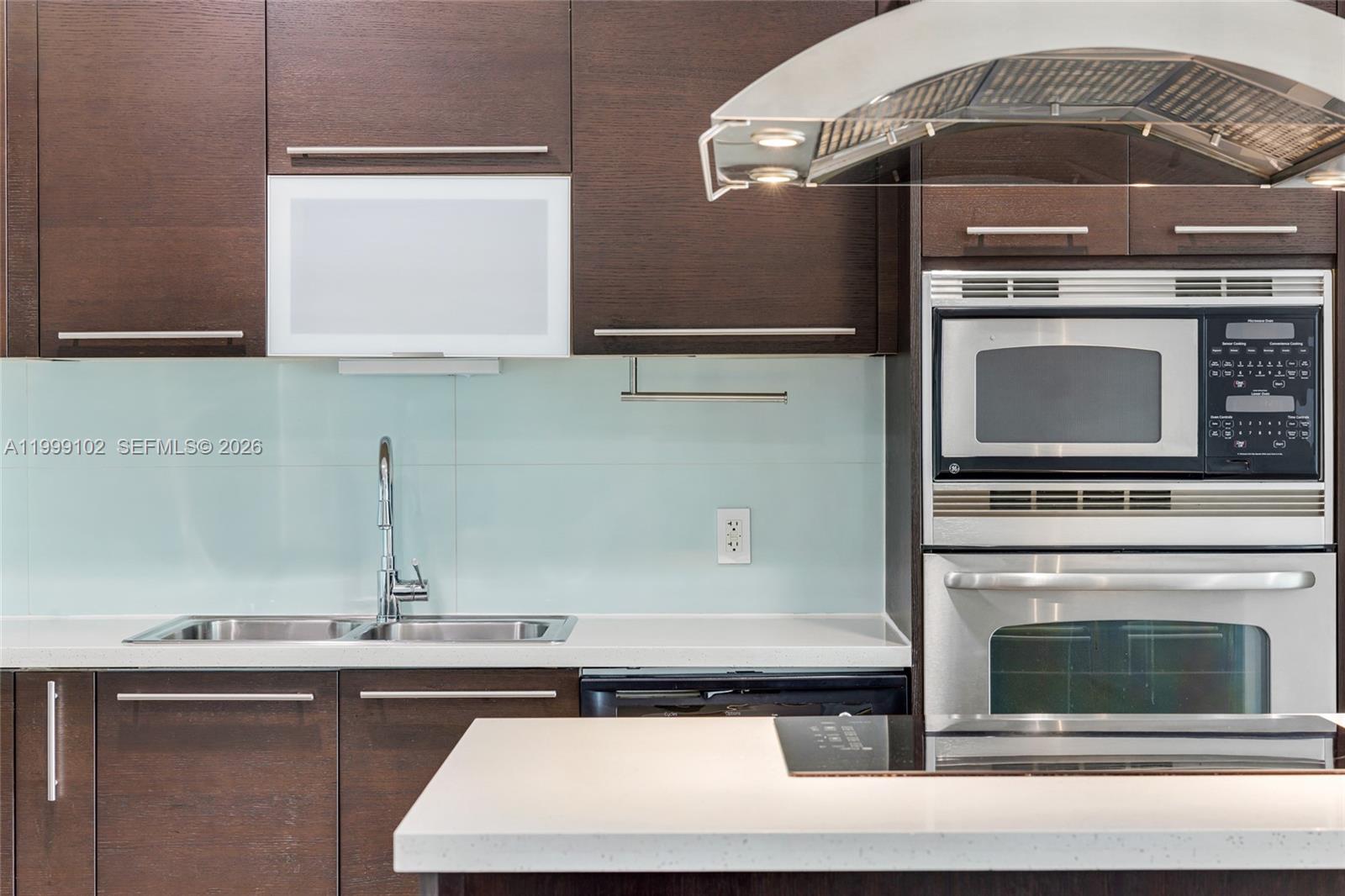 ELOQUENCE ON THE BAY COND - Residential Lease