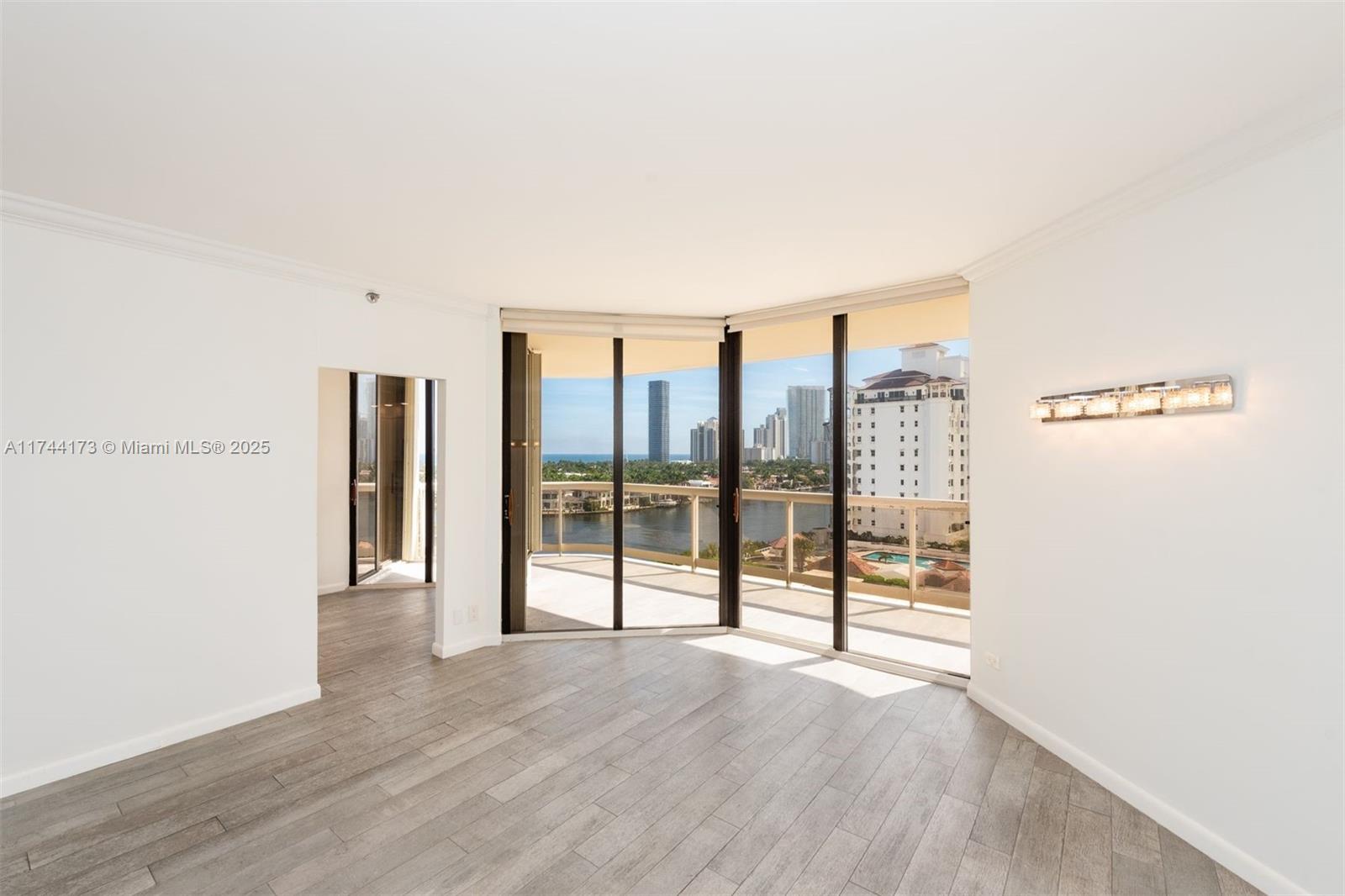 Rental Property at 20191 E Country Club Dr 1009, Aventura, Miami-Dade County, Florida - Bedrooms: 2 
Bathrooms: 2  - $4,400 MO.