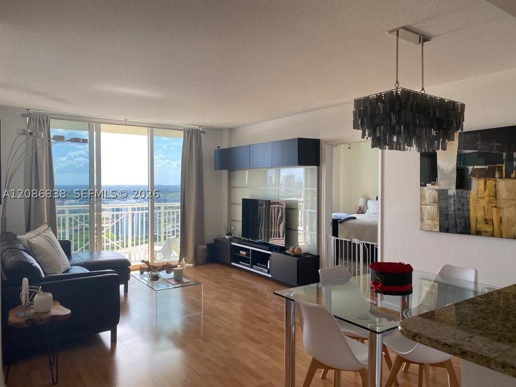 19501 W COUNTRY CLUB DR 2305