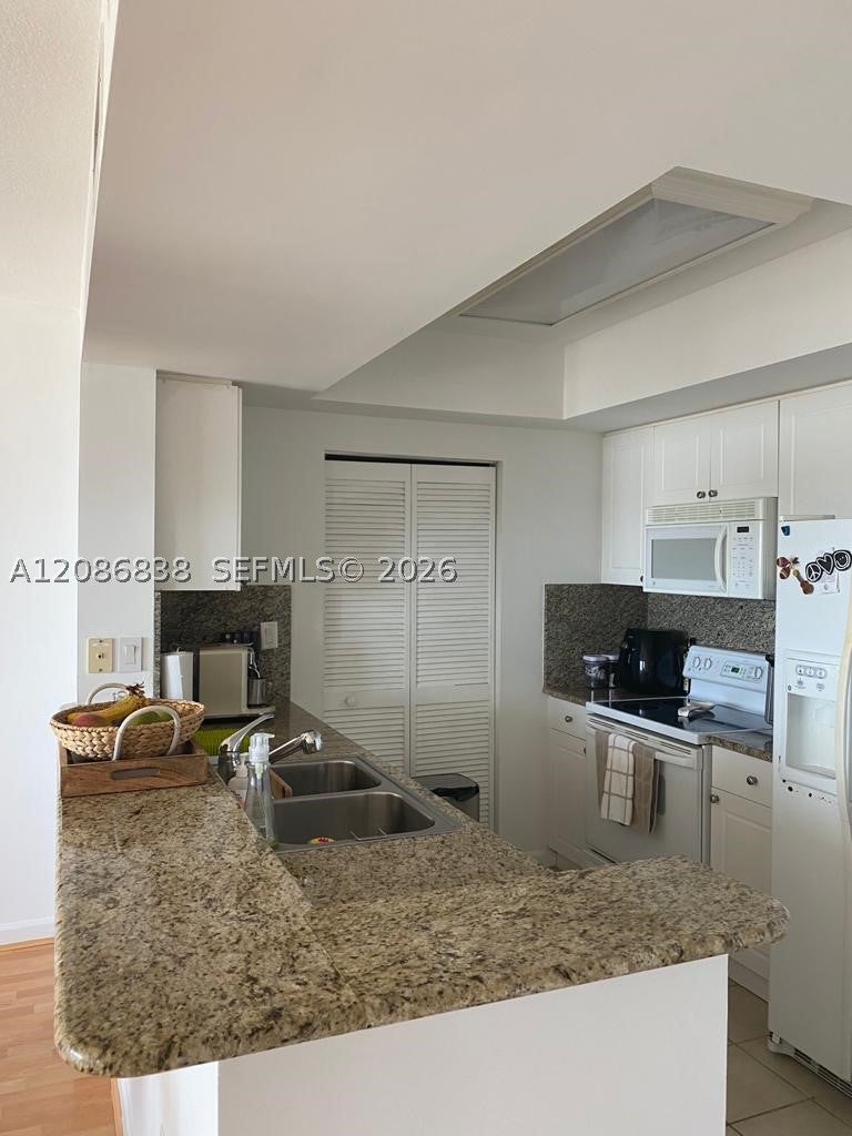 19501 W COUNTRY CLUB DR 2305