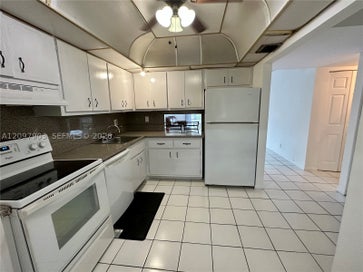 3051 NW 46th Ave 203 Lauderdale Lakes FL 33313