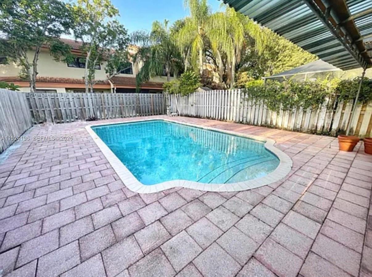 TAMERLANE - Residential Lease