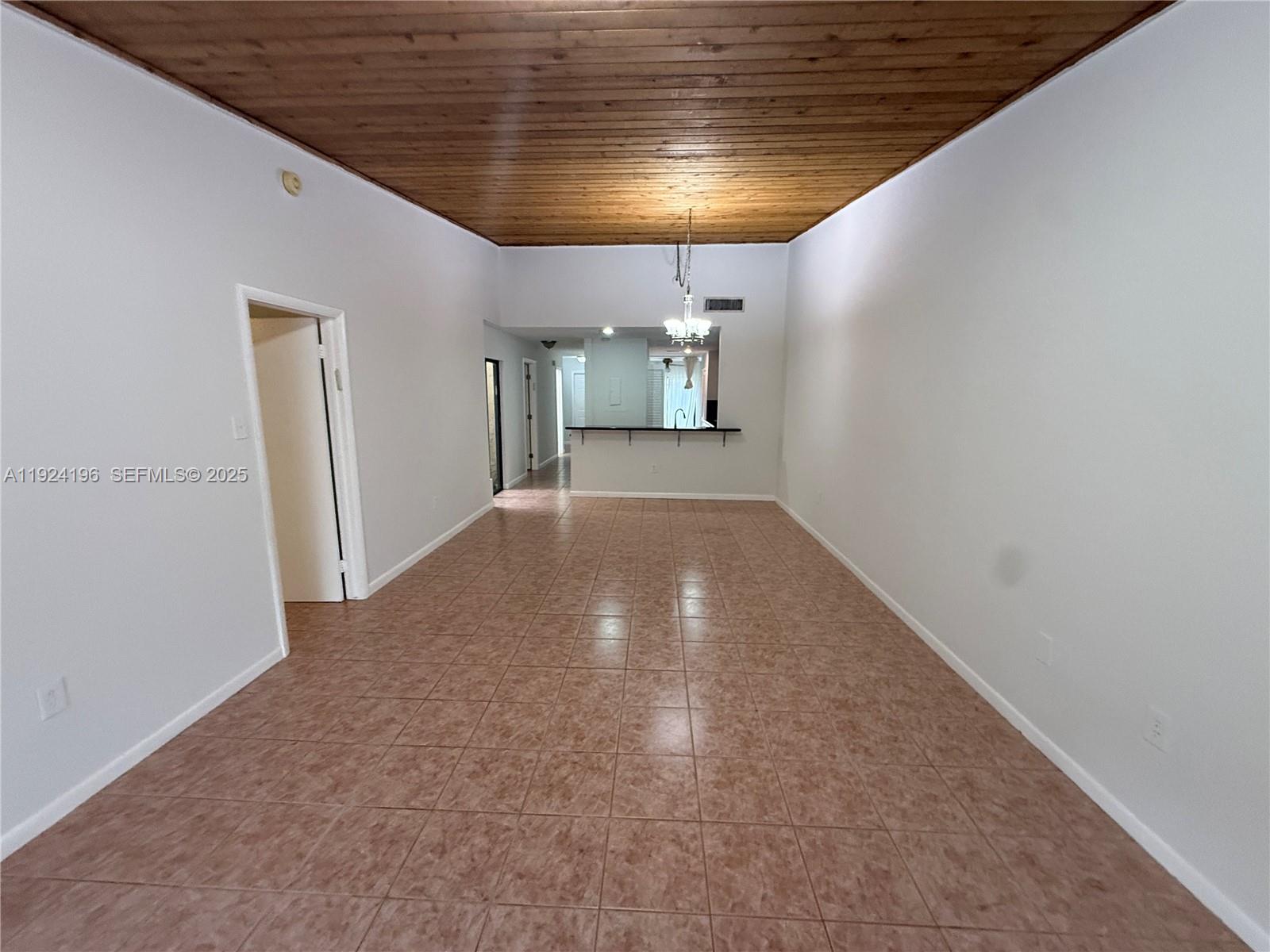 TAMERLANE - Residential Lease