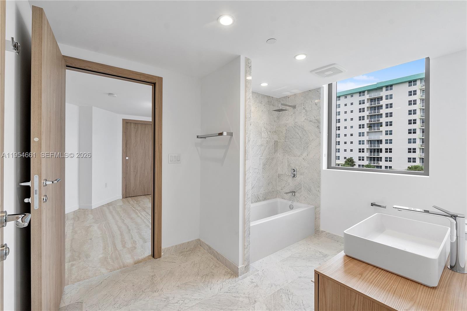 Onda Residences - Residential