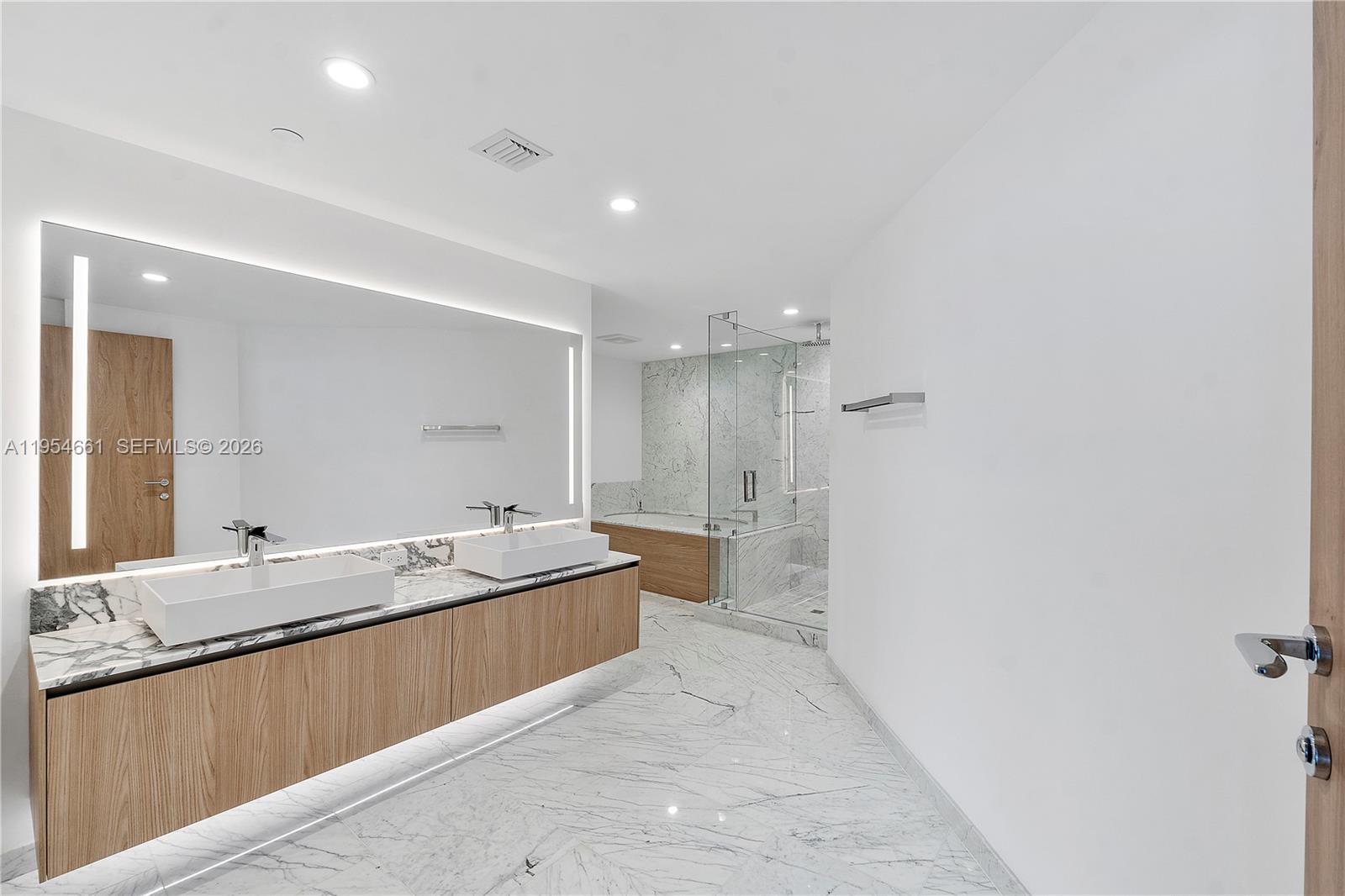 Onda Residences - Residential