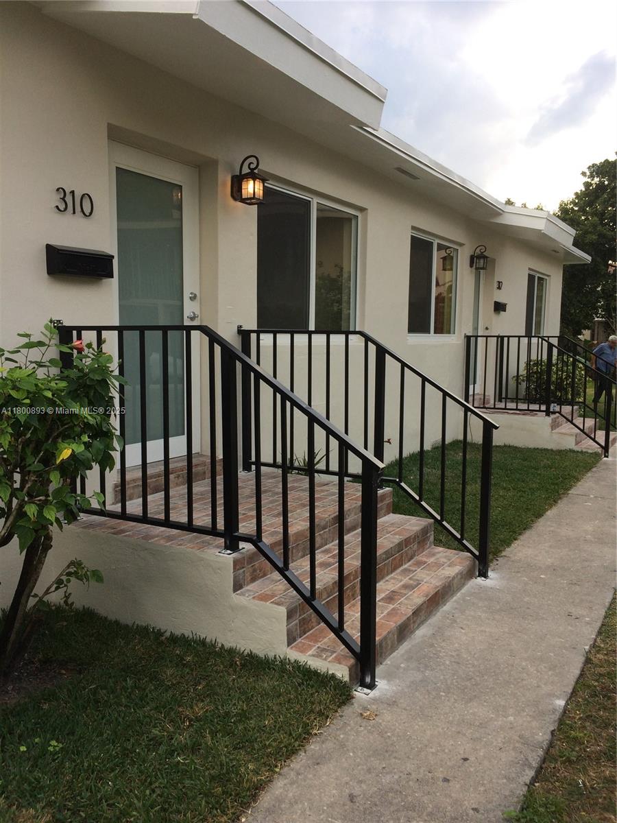 Rental Property at 310 Sw 31st Ave  , Miami, Broward County, Florida - Bedrooms: 2 
Bathrooms: 1  - $2,500 MO.