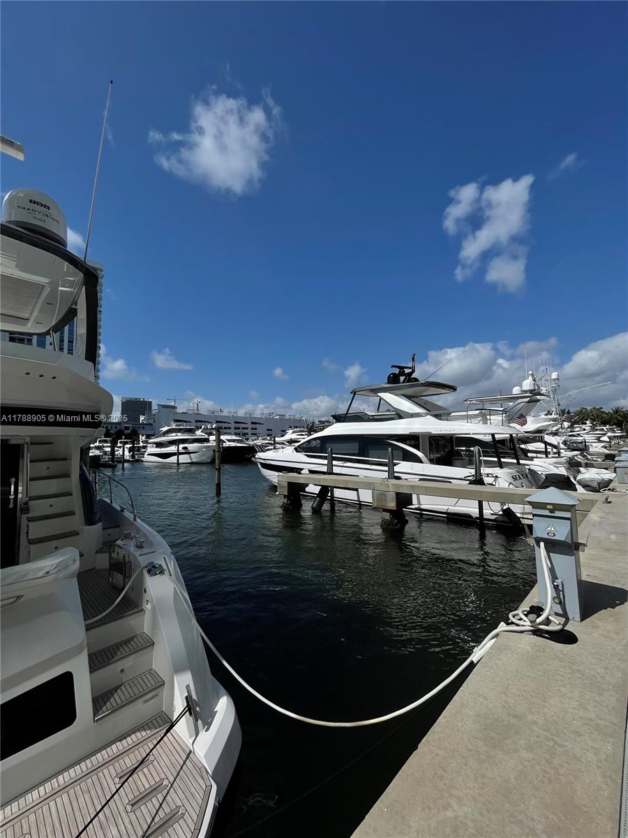 17211 Biscayne Blvd #100