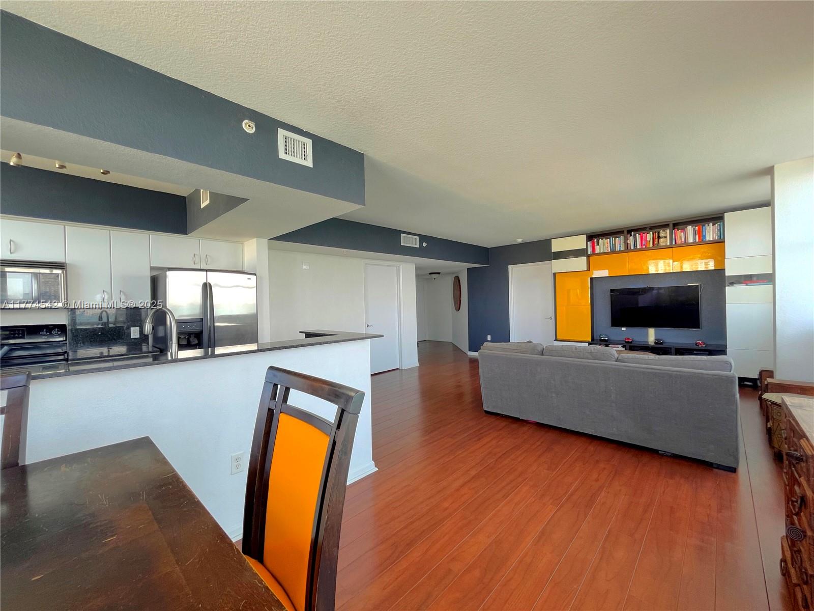 BAYVIEW CONDO AT NORTH BA - Residential