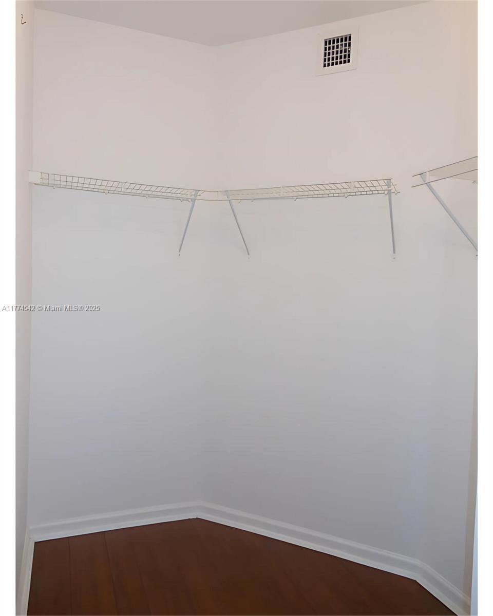 BAYVIEW CONDO AT NORTH BA - Residential