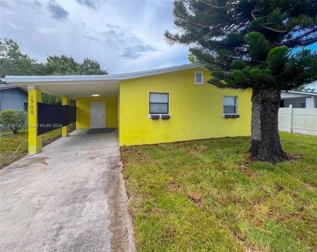Photo of 2708 Avenue P, Fort Pierce, FL 34947 (MLS # A11625156)