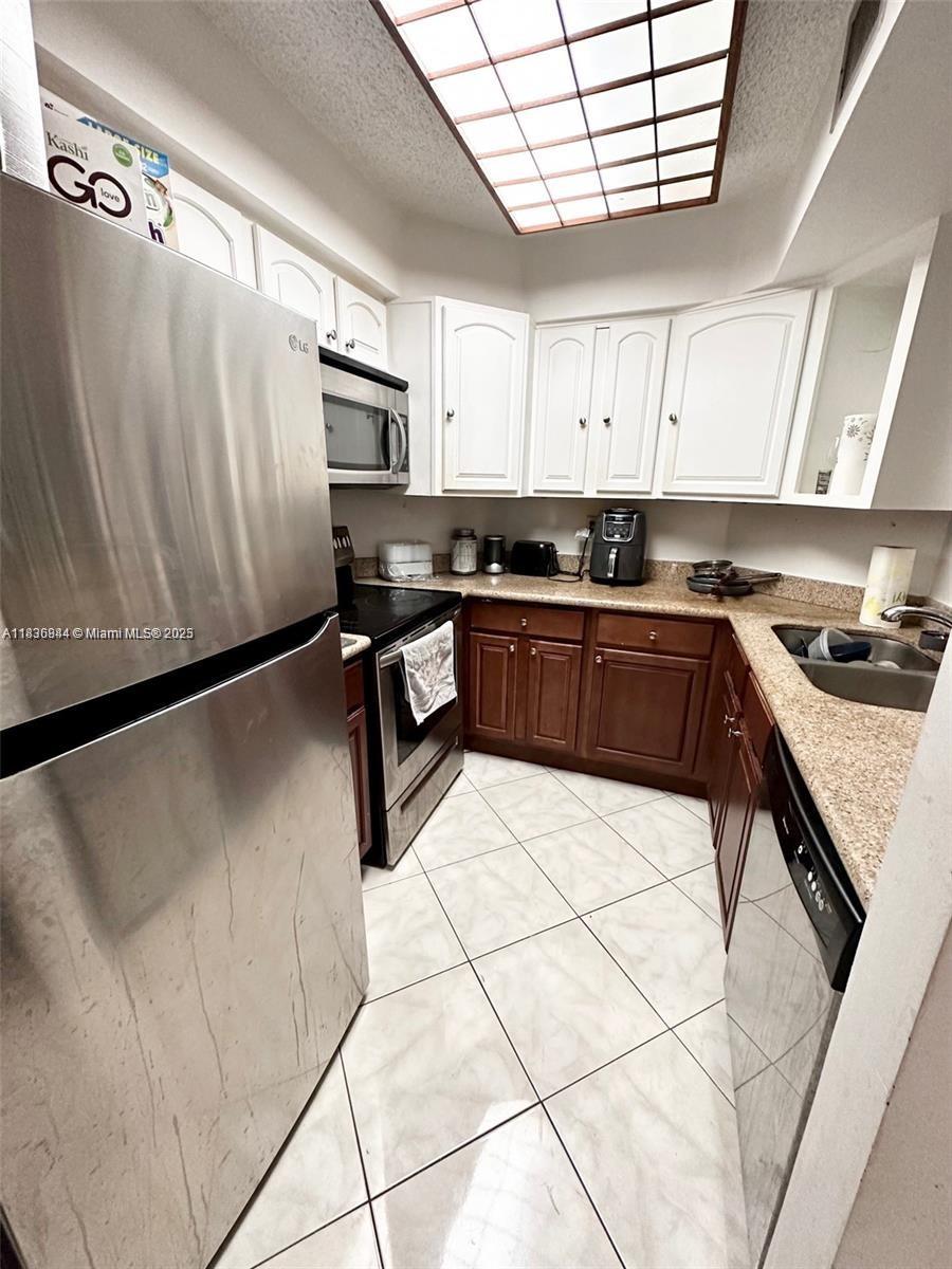 PARC VILLAGE CONDO - Residential Lease