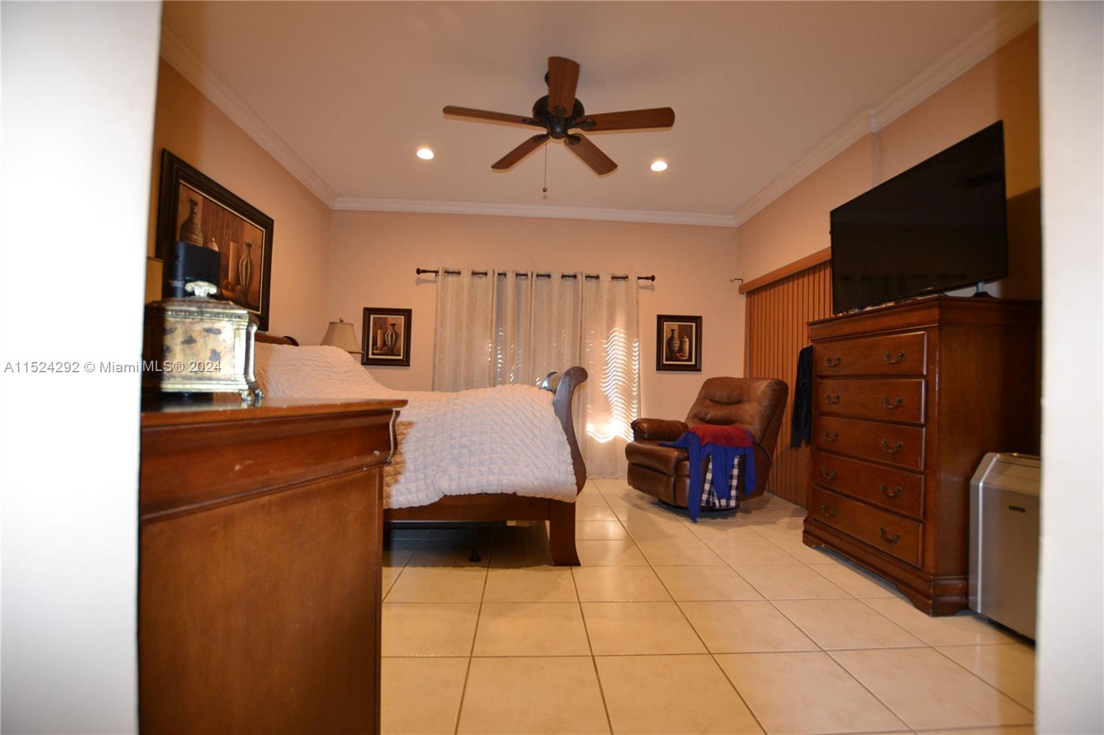 PEMBROKE LAKES SOUTH - Residential