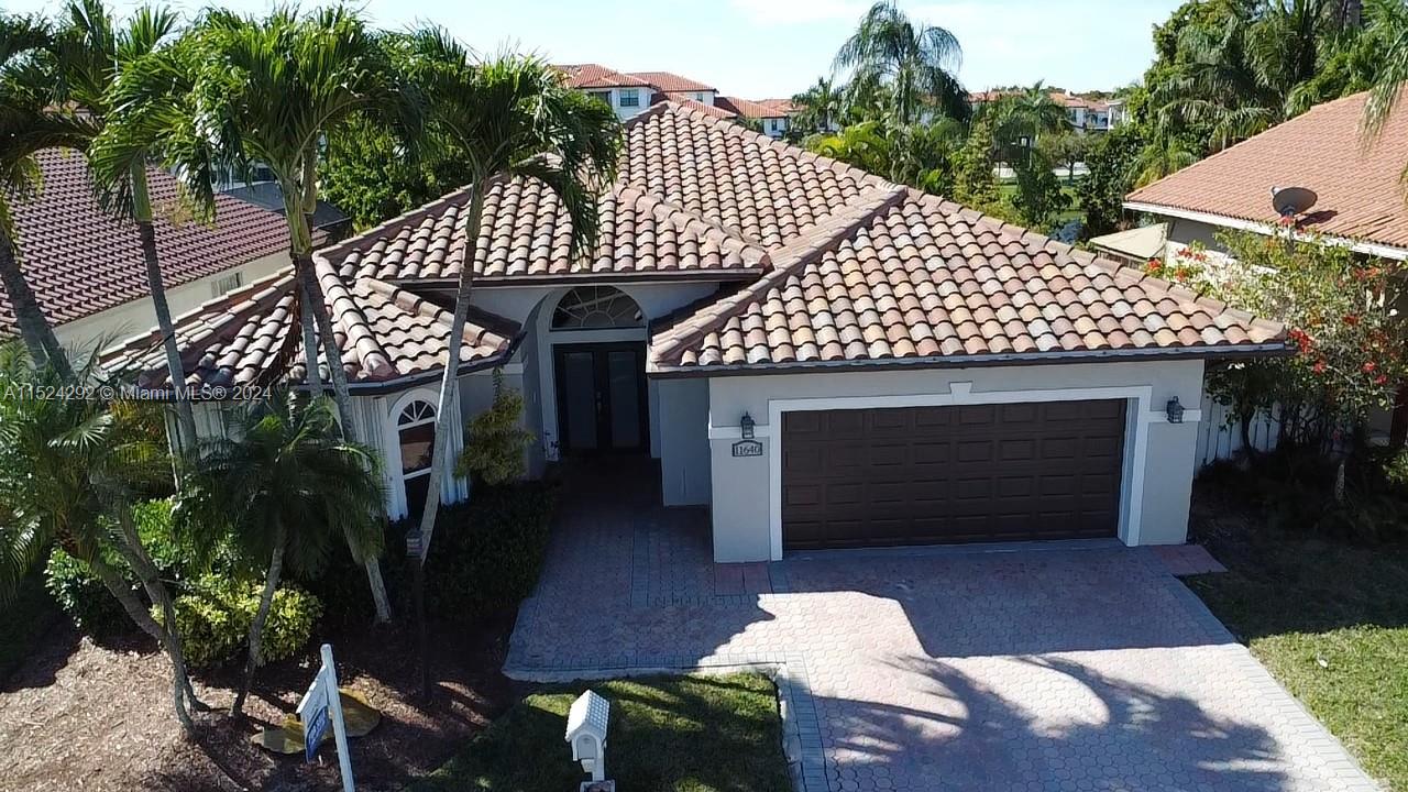 PEMBROKE LAKES SOUTH - Residential