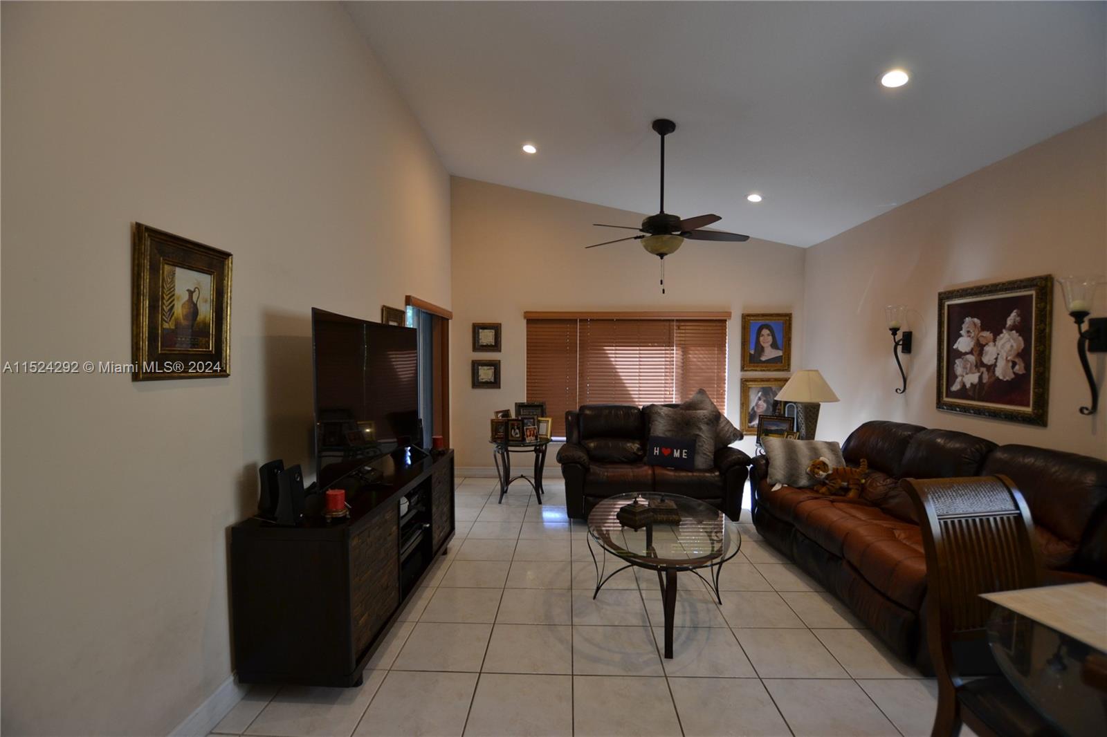 PEMBROKE LAKES SOUTH - Residential