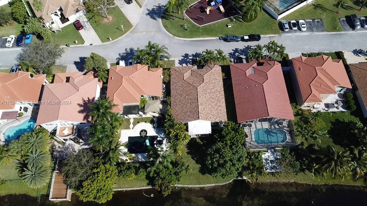 PEMBROKE LAKES SOUTH - Residential