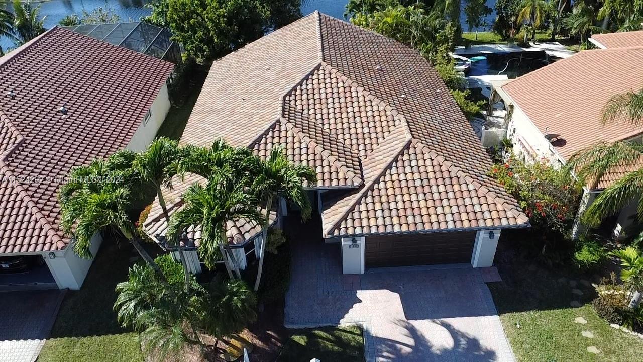 PEMBROKE LAKES SOUTH - Residential