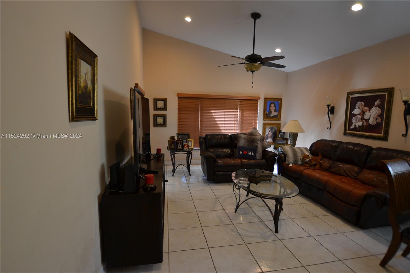 PEMBROKE LAKES SOUTH - Residential