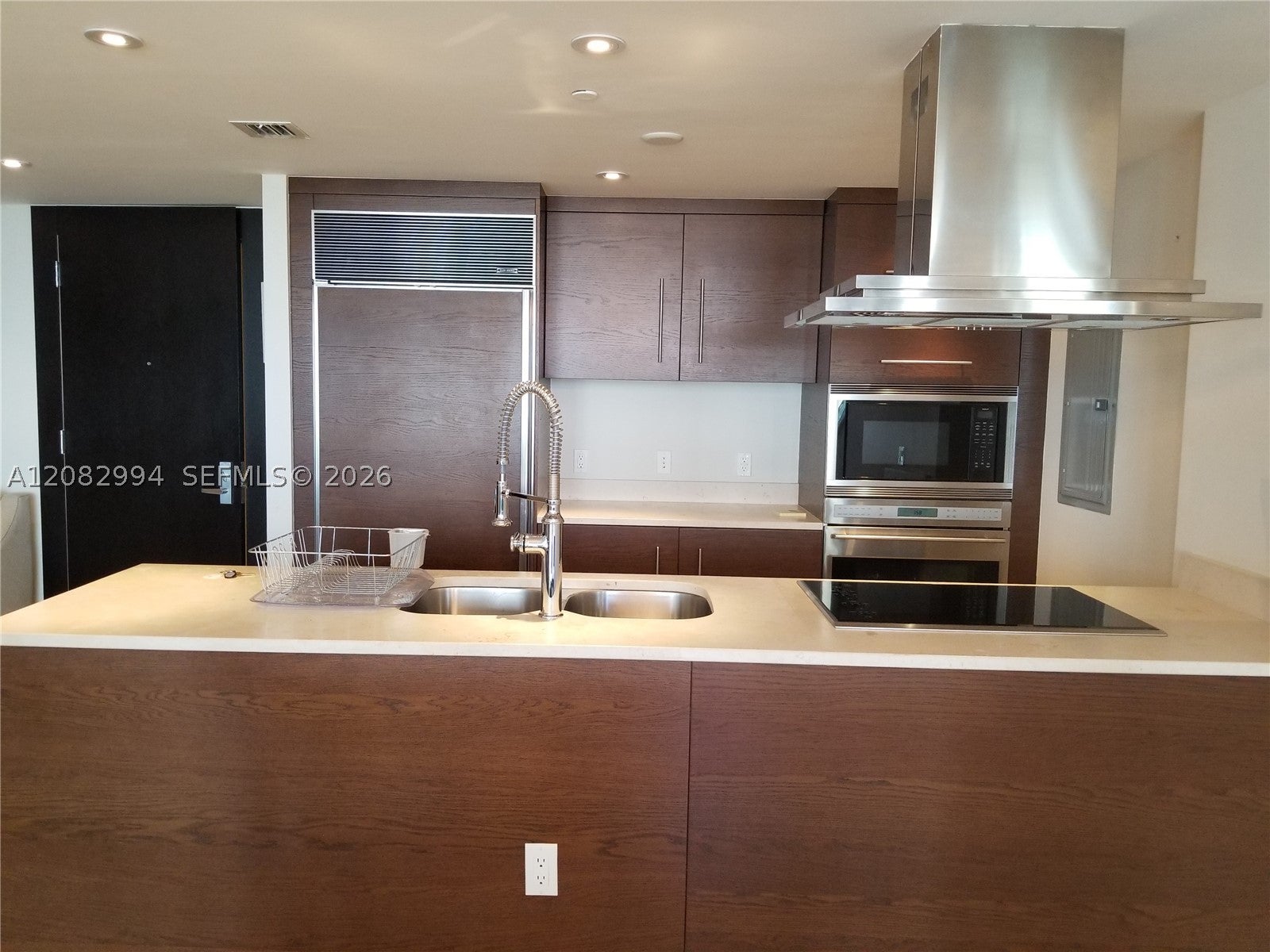 495 Brickell Ave BAY605