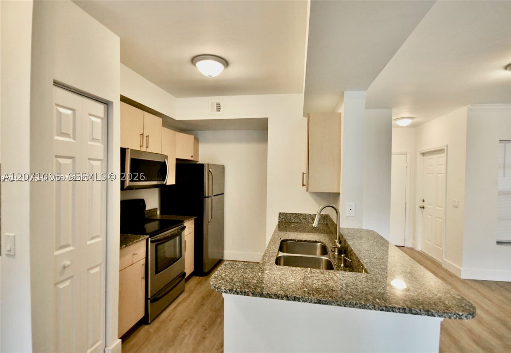 2474 Centergate Dr