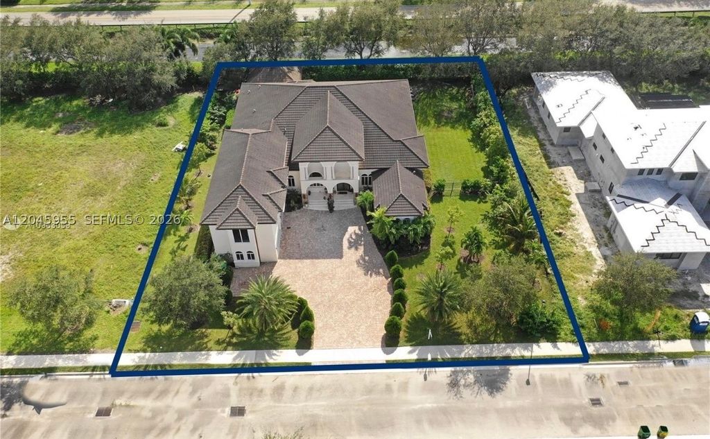 Photo of 12802 Grand Oaks Dr #0, Davie, FL 33330 (MLS # A12045955)